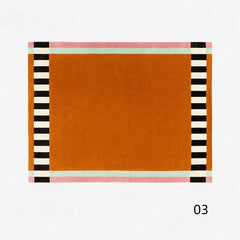 Premium Hand-Tufted Carpet（Frame Stripe）